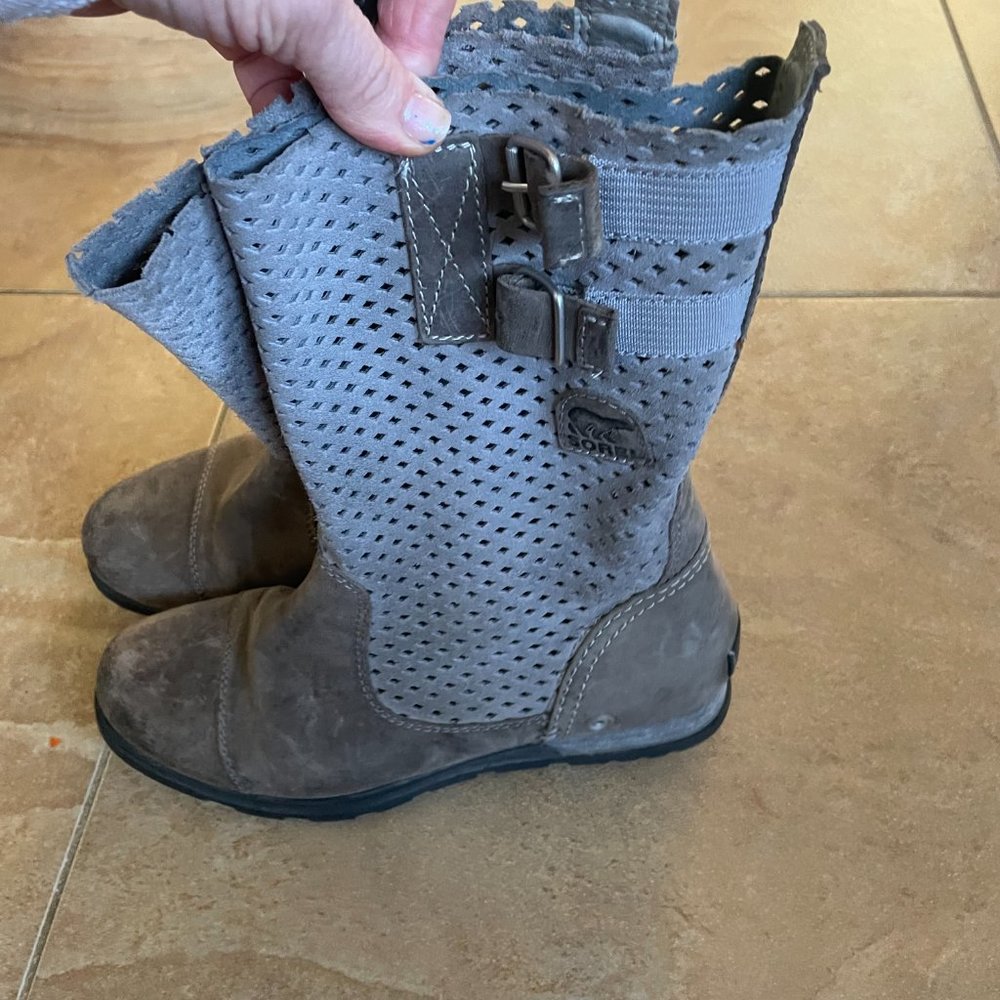 Sorel Major Pull-On Perforated Boots - Picture 3 of 6